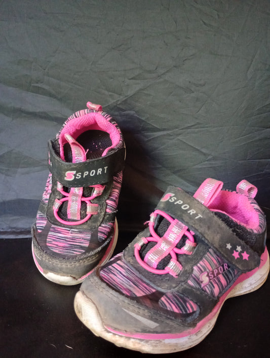 Toddler athletic shoe