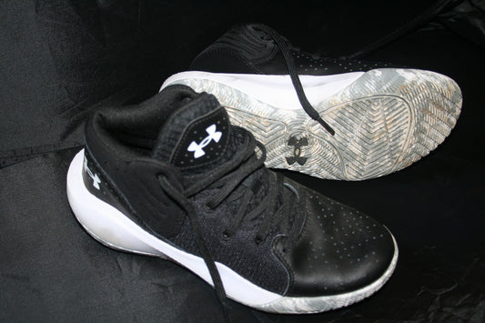 6Y Under Armour Jet 2021 Shoes